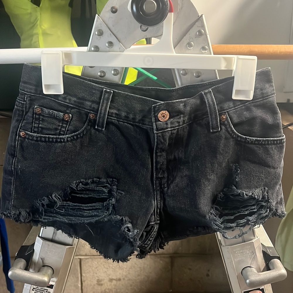 Levi’s Black Distressed Jean Shorts Size 26